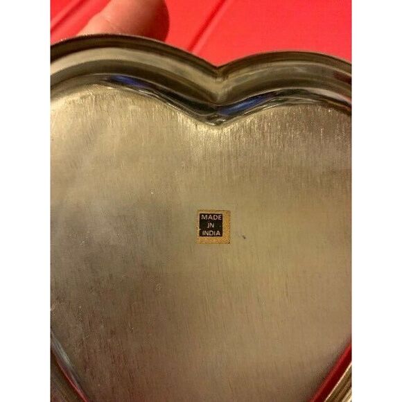 SMALL METAL HEART TRAY MADE IN INDIA - Picture 3 of 3